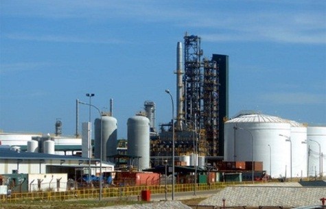 Tổ hợp được xây dựng trên diện tích 400 ha tại khu công nghiệp Long Sơn, xã Long Sơn (Bà Rịa - Vũng Tàu), nằm sát cạnh dự án nhà máy lọc dầu Long Sơn - Ảnh minh họa.